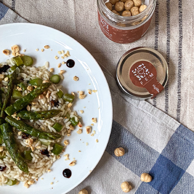 Ricetta Risotto con asparagi, nocciole tostate e aceto balsamico
